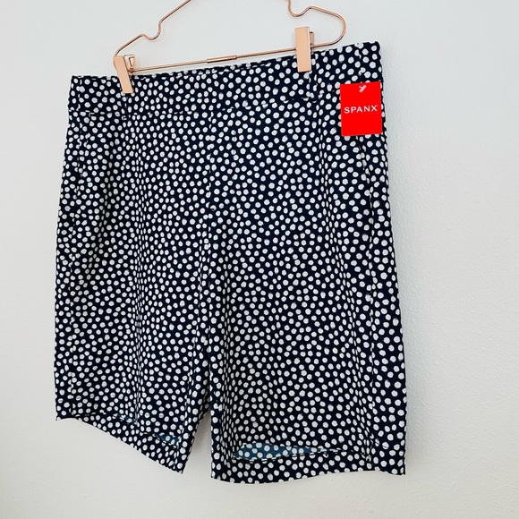New Spanx navy painted dot sunshine shorts 10” Bermuda - Picture 7 of 10